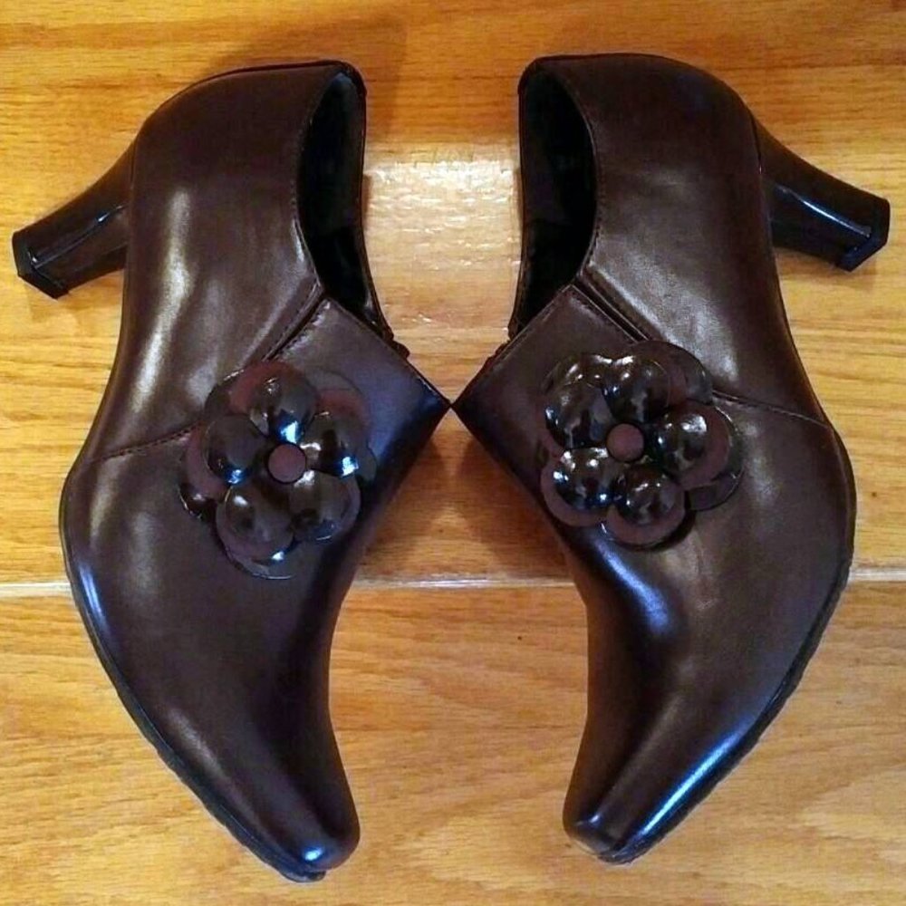 FLASH SALE! NWT Espresso Faux Leather Ankle Boots, Floral Adornment, 8M